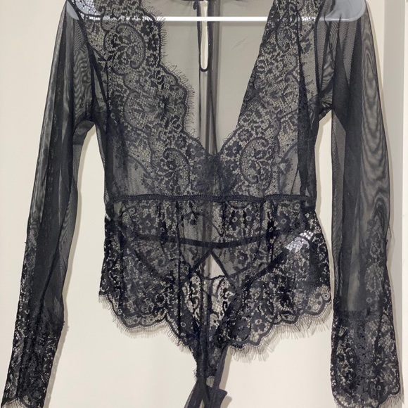 SOLD ‼️Linger - Picture 3 of 3